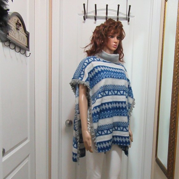 Poncho Cape Addition Elle On size - Picture 2 of 9